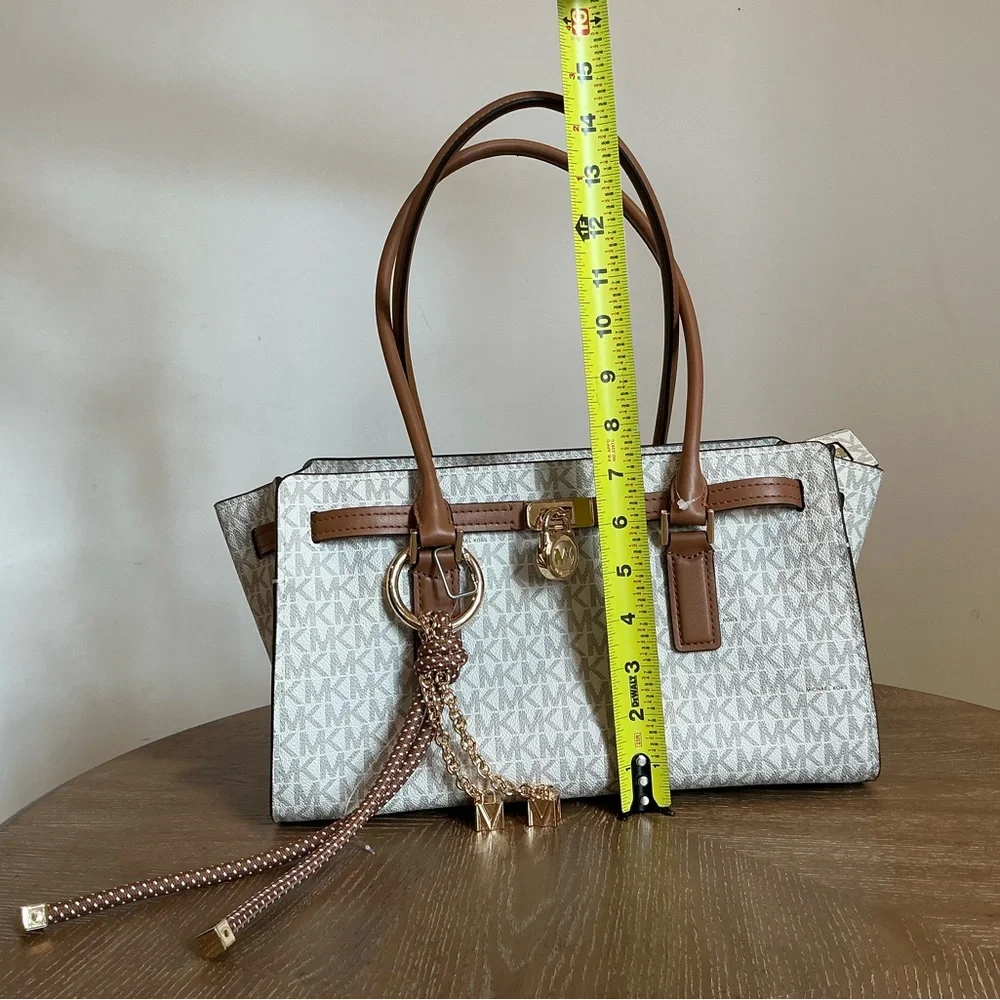 Michael Kors
Hamilton Moderne Small East West Shoulder Bag - Picture 4 of 6